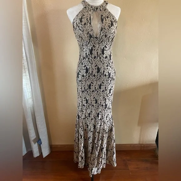 Night Way Collections | Dresses | Nightway Glitter Gold Lace Keyhole Gown  Size 8 Mermaid Silhouette Womens Dress | Poshmark